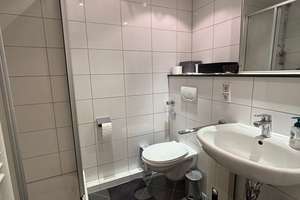 1 Zimmer Appartement All Inklusiv für 12 Monate möbliert von Privat Düsseldorf Zentrum – Immermannstraße 30, 40210 Stadtmitte, Düsseldorf – Vorschaubild 2