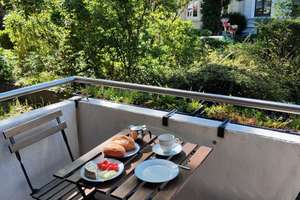 Möbliertes  Apartment mit Südbalkon und grossem Schwimmbad nahe Alster – Mittelweg 114, 20149 Harvestehude, Hamburg – Vorschaubild 4
