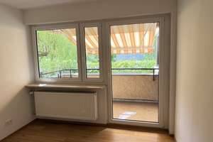 Hochwertig sanierte 2,5-Zimmer-Wohnung mit Balkon und Tiefgarage  – Merkurstraße 20, 93051 Kumpfmühl-Ziegetsdorf-Neuprüll, Regensburg – Vorschaubild 3