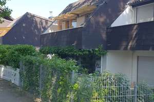 Pforzheim-Leibnizweg- Charmante Doppelhaushälfte mit Wohlfühlatmosphäre – Leibnizweg 9, 75175 Südoststadt, Pforzheim – Vorschaubild 2