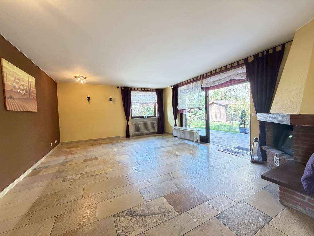 Immobilie in Wächtersbach - Provisionsfrei und mit Bioenergie Wächtersb.! Großes Generationenhaus mit schönen Bädern und Küchen - Bild 2