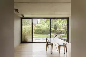 Eleganz in Beton und Holz - Stilvolles Stadthaus mit durchdachtem Interieur – Hamburg – Vorschaubild 2