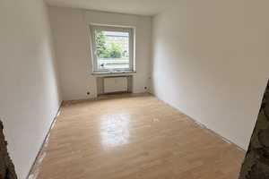 ###Neues Bad, neue Böden, neue Türen sehr hell mit Garten. – Hülser Str. 718, 47803 Krefeld – Vorschaubild 5