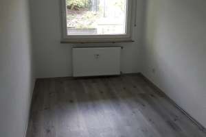 Alltagstaugliche 3,5-Zimmer-Wohnung mit Balkon in Essen-Heisingen – Baderweg 6, 45259 Heisingen, Essen – Vorschaubild 12