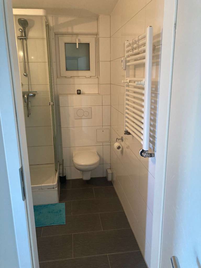 Immobilie in Esslingen am Neckar - 2-Zimmer Erdgeschosswohnung mit Terrasse und Garten in Esslingen am Neckar - Bild 2