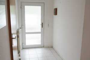 Großzügiges Wohnhaus inkl. 4 FeWos und ebenerdiger Erdgeschosswohnung: Top Gelegenheit in Büsum – Dithmarschen (Kreis) – Vorschaubild 3