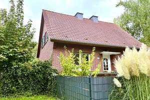*IDYLLISCHES, FREISTEHENDES EINFAMILIENHAUS MIT GROßEM GARTEN IN UNMITTELBARER KANALNÄHE* – Die vollständige Adresse der Immobilie erhältst du vom Anbieter., 48157 Gelmer-Dyckburg, Münster – Vorschaubild 2
