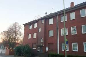 Duisburg-Fahrn: Großzügige 3-Zimmer-Wohnung im Dachgeschoss