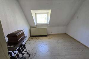 Erlangen-Burgberg - DHH mit 3 Wohnungen - renovierungsbedürftig - mit exkl. Baugrundstück – Die vollständige Adresse der Immobilie erhältst du vom Anbieter., 91054 Burgberg, Erlangen – Vorschaubild 19