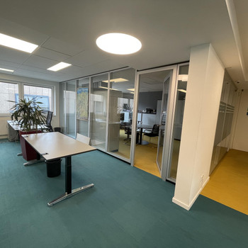 Saniertes und vollklimatisiertes Bürohaus in Westhoven