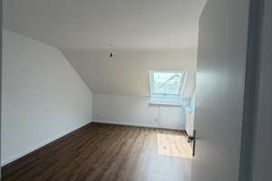 Erstbezug nach Sanierung: 3-Zimmer Dachgeschosswohnung in Stuttgart-Möhringen – Die vollständige Adresse der Immobilie erhältst du vom Anbieter., 70567 Möhringen-Süd, Stuttgart – Vorschaubild 3