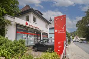 Schönes Wohnhaus mit Ladenfläche in zentraler Lage – Brunhildestraße 20, 61389 Schmitten – Vorschaubild 2