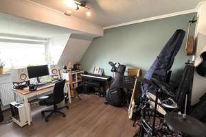 Solide Kapitalanlage in Essen-Rüttenscheid – vermietete Dachgeschosswohnung in gefragter Lage – Die vollständige Adresse der Immobilie erhältst du vom Anbieter., 45131 Rüttenscheid, Essen – Vorschaubild 12