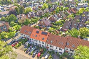 Bezugsfreies Einfamilienhaus mit Garten!