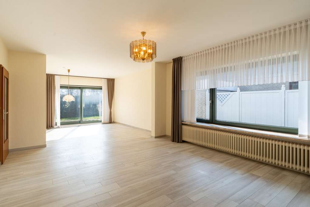 Immobilie in Büsum - Viel Platz für Familie & Ideen: Einfamilienhaus mit Einliegerwohnung - Bild 4