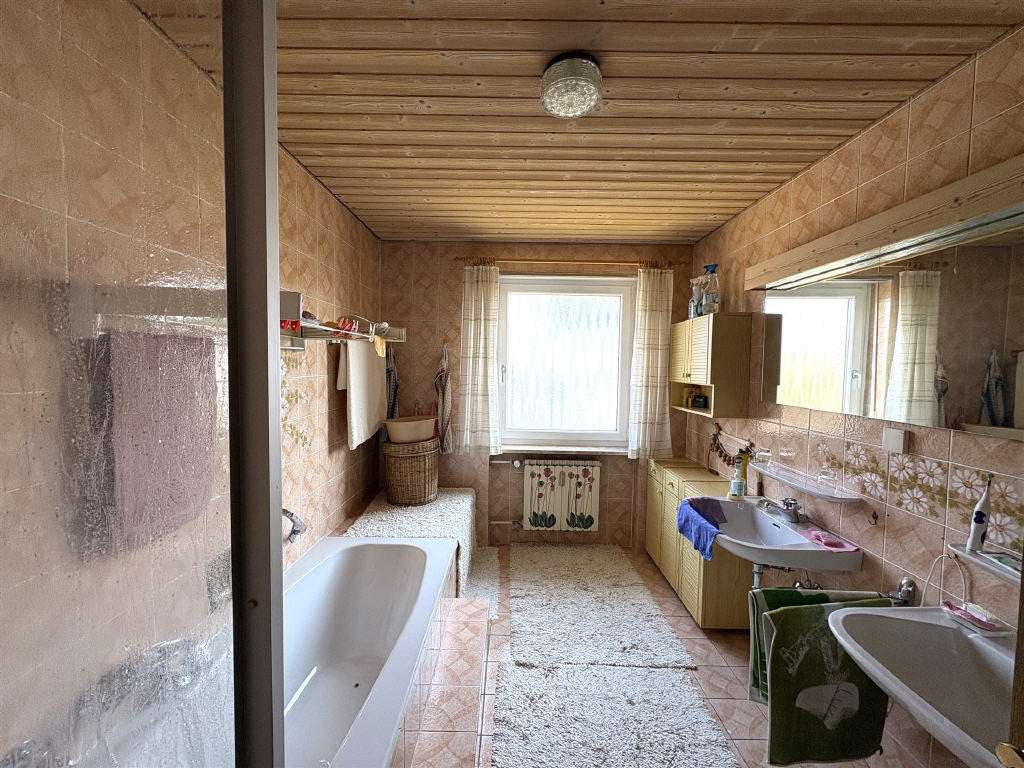 Immobilie in Obertaufkirchen - Sofort frei - 4-Zimmer Maisonettewohnung mit Garten in Obertaufkirchen - Nähe A94! - Bild 4