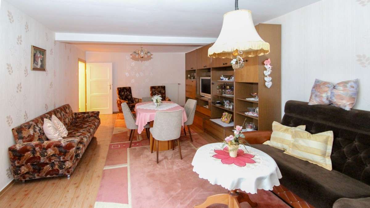 Immobilie in Vacha - Gepflegtes Ein- bis Zweifamilienhaus mit Nebengebäude und großem Garten in Vacha - Völkershausen - Bild 3