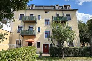 Altbauwohnung zum Ankommen: Helle 3-Zimmer-Wohnung mit Balkon in Dresden-Pieschen