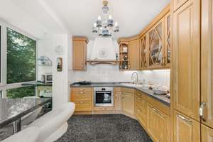 Ein besonderes Zuhause im Grünen: Großzügiges Zweifamilienhaus mit Platz für Generationen – Die vollständige Adresse der Immobilie erhältst du vom Anbieter., 81927 Englschalking, München – Vorschaubild 15