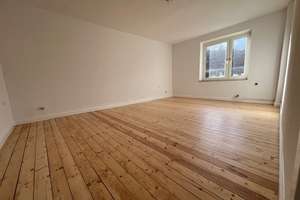 **TOP Wohnung ** Dachgeschosswohnung im wunderschönen Altbau