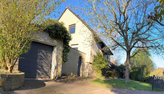 Bild von Einfamilienhaus mit großem Garten in ruhiger Lage – zentral in Großburgwedel, provisionsfrei