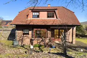 RESERVIERT.....Charmantes Einfamilienhaus in ruhiger Sackgassenlage mit Carport, Terrasse und Garten – Hildesheim (Kreis) – Vorschaubild 8