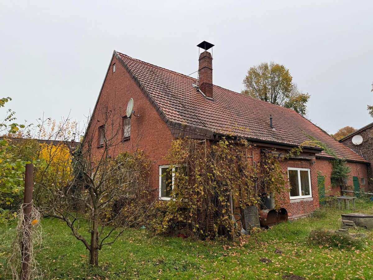 Großzügiges Einfamilienhaus mit Fachwerkcharakter & viel Potenzial im Herzen von Hagen im Bremischen, Cuxhaven Kreis – Bild 1