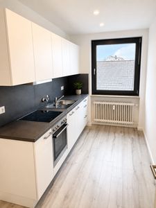 Moderne 2 ZKB Wohnung mit EBK u. Balkon !!!Real Estate Hofmann!!!