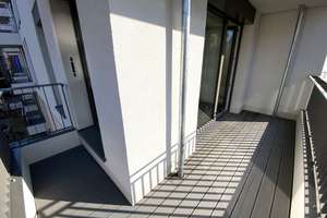 Heller Süd-Balkon direkt zwischen Marktplatz Adlershof und S-Bahn, mit EBK! – Florian-Geyer-Str 111, 12489 Adlershof, Berlin – Vorschaubild 4