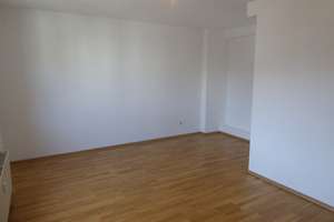 UNTERBILK KONKORDIASTR. EXKLUSIV PARKETT MODERNES BAD EINBAUKÜ. MÖGL. 4. OG/AUFZUG GARAGE MÖGLICH – Konkordiastraße 94, 40219 Unterbilk, Düsseldorf – Vorschaubild 3