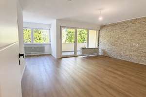 Frisch renovierte 2,5 Zimmer Eigentumswohnung mit Loggia, Tiefgarage und ruhiger Lage in Alt SB.