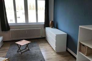 Ruhe über den Dächern von Steglitz – Bezugsfreie Altbauwohnung mit Südwest-Balkon ins Grüne – Die vollständige Adresse der Immobilie erhältst du vom Anbieter., 12169 Steglitz, Berlin – Vorschaubild 2