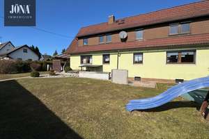 Wohnimmobilie mit großem Garten und Doppelgarage in einem angenehm ruhigen Umfeld – Die vollständige Adresse der Immobilie erhältst du vom Anbieter., 95352 Marktleugast – Vorschaubild 1