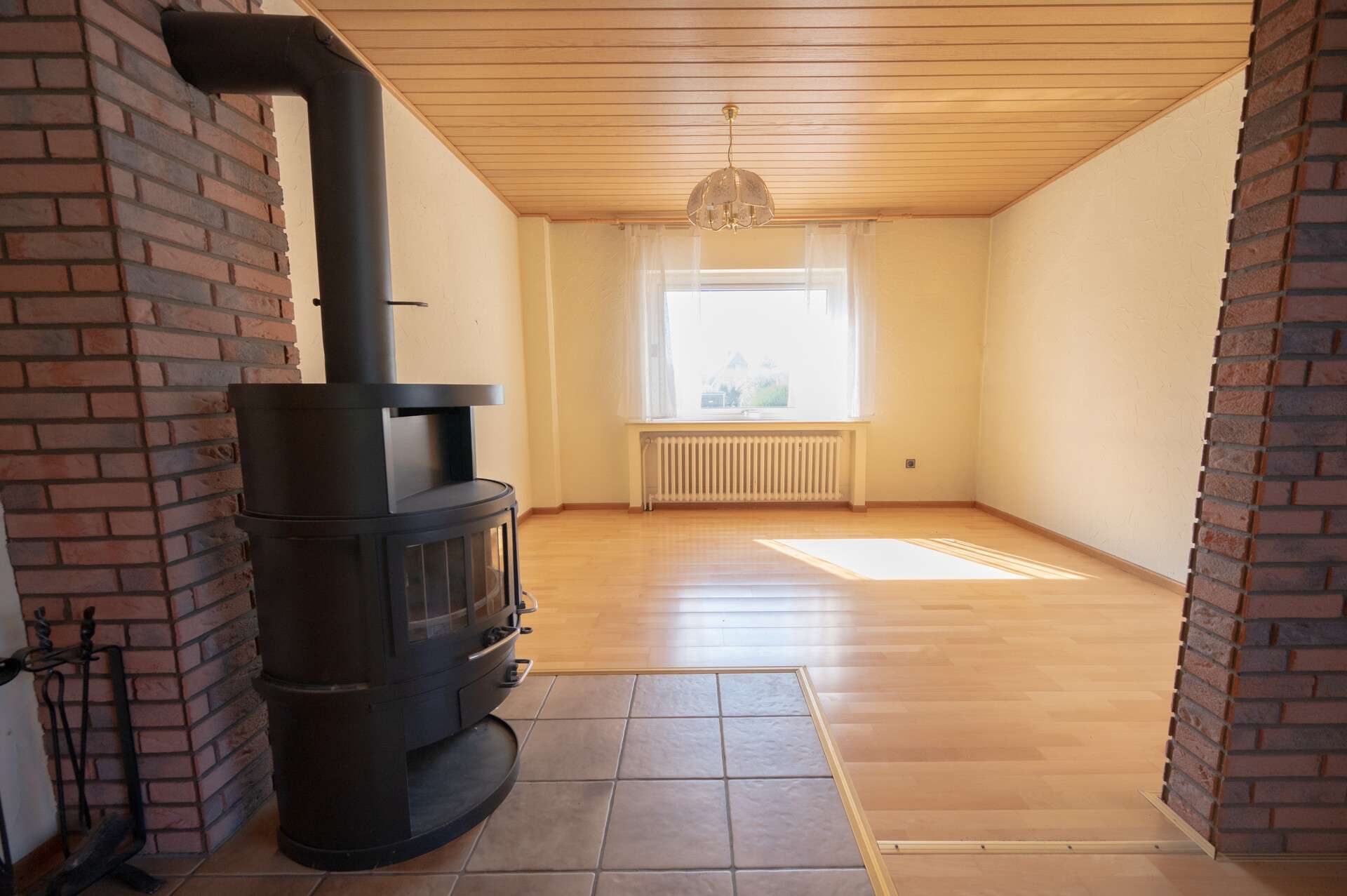 Immobilie in Hiddenhausen - Hiddenhausen-Sundern: Ein-/Zweifamilienhaus mit großzügigem Garten in ruhiger Lage - Bild 7