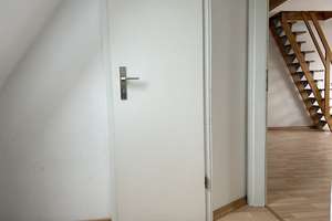 teilmodernisierte Maisonette-Wohnung mit 2 Zimmern in Kiel-Elmschenhagen – Weinberg 8b, 24147 Elmschenhagen, Kiel – Vorschaubild 2