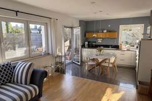 Lichtdurchflutete Maisonette-Wohnung  mit Gartenidylle / provisionsfrei – Grüntenstraße 10, 12107 Mariendorf, Berlin – Vorschaubild 2