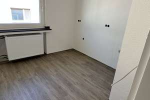 Wunderschöne, frisch sanierte 2-Zimmer-Wohnung mit charmanter Aufteilung – Erstbezug ab 01.08.26 – Haubahn 18, 42119 Elberfeld, Wuppertal – Vorschaubild 2