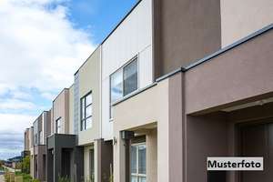Freistehendes 2-Familienhaus, Balkon und 2 Stellplätze - provisionsfrei