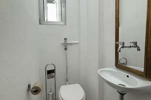 Altbau-Charme trifft Komfort – 2,5-Zimmer mit Balkon in Stuttgart – Die vollständige Adresse der Immobilie erhältst du vom Anbieter., 70435 Zuffenhausen-Mitte, Stuttgart – Vorschaubild 12