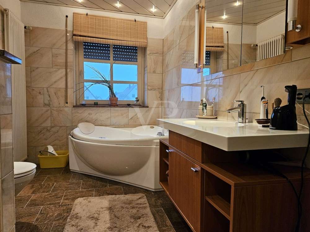 Immobilie in Aurach - Stilvolle Architektenvilla mit großem Grundstück - Bild 12