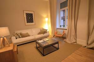 Schöne 4-Zimmer Altbauwohnung mit kleinem Garten und Terrasse. – 60316 Nordend-West, Frankfurt am Main – Vorschaubild 2