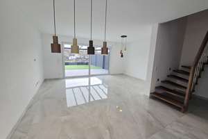 Ideal für Familien! Neubau mit Garten und Garage in der Solinger Südstadt! – Die vollständige Adresse der Immobilie erhältst du vom Anbieter., 42657 Burg/Höhscheid, Solingen – Vorschaubild 2