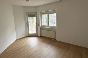 Helle 2-Zimmer-Wohnung mit Balkon im 2. OG in Stuttgart-Untertürkheim zu vermieten – Klabundeweg 12, 70327 Untertürkheim (Ortsteil), Stuttgart – Vorschaubild 2