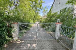 Charmante Doppelhaushälfte mit Garten in ruhiger Lage von München-Allach