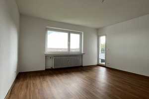 Frisch renovierte 3-Zimmer-Wohnung in Lennep mit Balkon! – Max-von-Laue-Straße 23, 42897 Remscheid – Vorschaubild 2