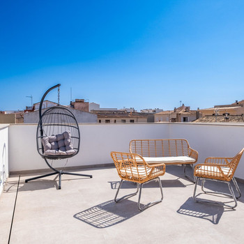 Eckhaus zu verkaufen in der Nähe von Es Trenc mit Dachterrasse und Pool Ruhige Gegend