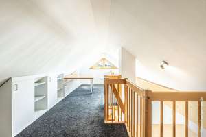 Ca. 91 m² Wohn-/Nutzfläche: Bezugsfreie Dachgeschosswohnung mit offener Galerie und Südloggia – Die vollständige Adresse der Immobilie erhältst du vom Anbieter., 80993 Alt-Moosach, München – Vorschaubild 14
