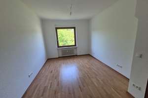 Nähe Brüderkrankenhaus:  Etagenwohnung mit 4 Zimmern, Küche, Bad, 100 m², Gartennutzung – Peter-Friedhofen-Straße 6, 54292 Nord, Trier – Vorschaubild 4