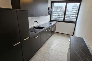 Große sanierte 3 Zimmer Wohnung in Köln Weiden in der obersten Etage mit Einbauküche – Lübecker Str. 13, 50858 Weiden, Köln – Vorschaubild 11