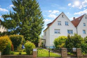 Einfamilienhaus (Altbau renovierungsbedürftig) 317.000 + KFZ-Zubau 19.500 + 3 Stp. 13.500
